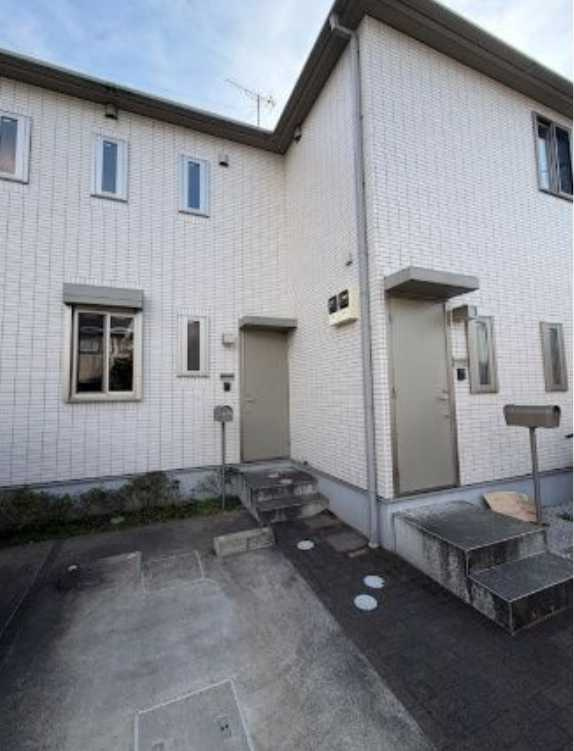 花伝テラス　駐車場付き　陽当たり良好　ルーフバルコニー　の駐車場