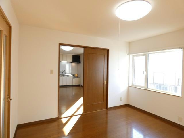 ハイツ入舟の洋室