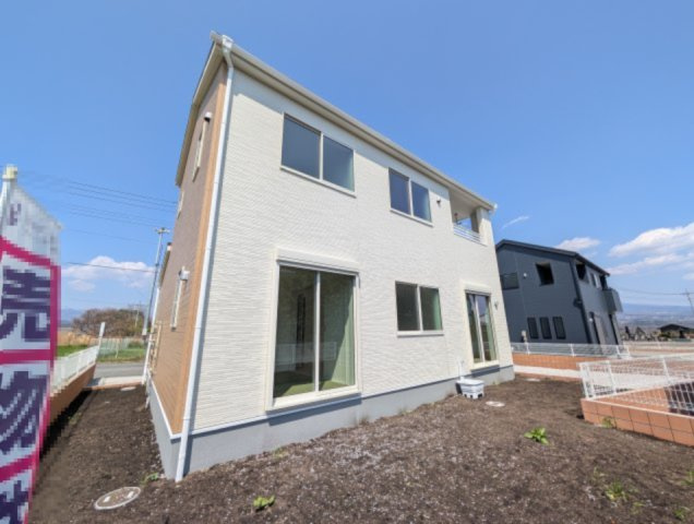 【外観】 | リーブルガーデン.S吉岡町第12下野田ー① | （建築中現地）
明治小学校、吉岡中学校まで徒歩7分！