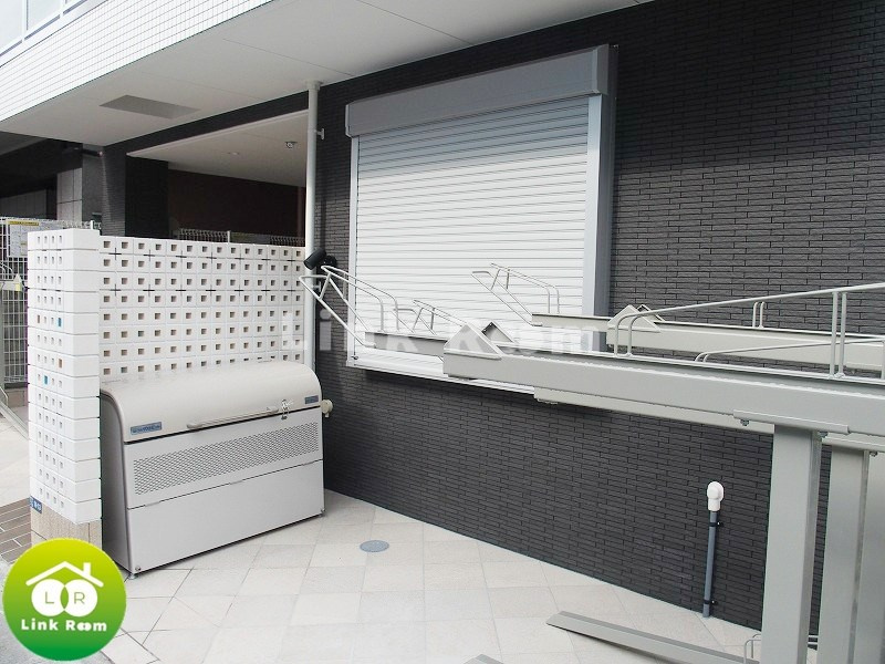 b'CASA立川のバルコニー