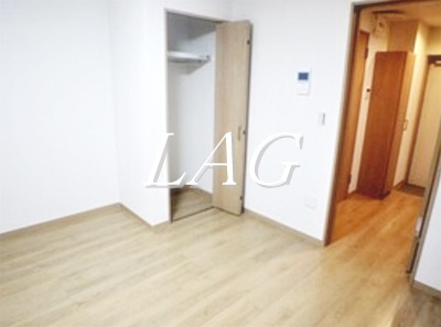 【居間・リビング】 | ソレイユ仲六郷 | 洋室のお部屋です。