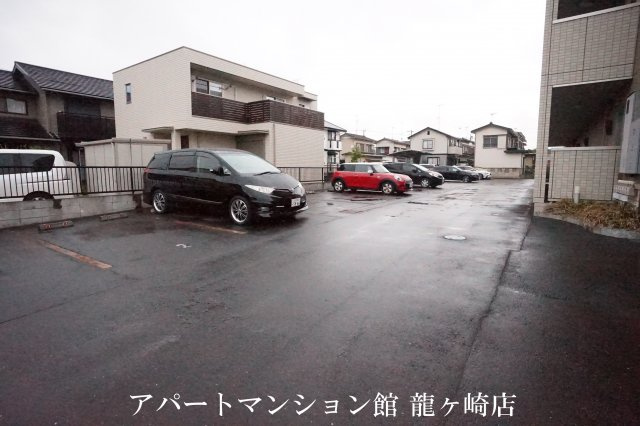 D-room住吉の駐車場