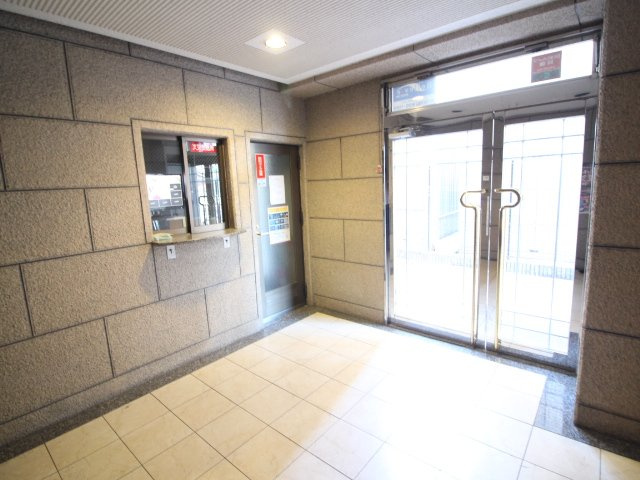 MOグロリーエイトのエントランス