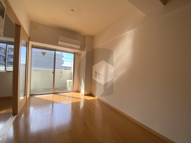 グランガーデン足代新町の居間・リビング