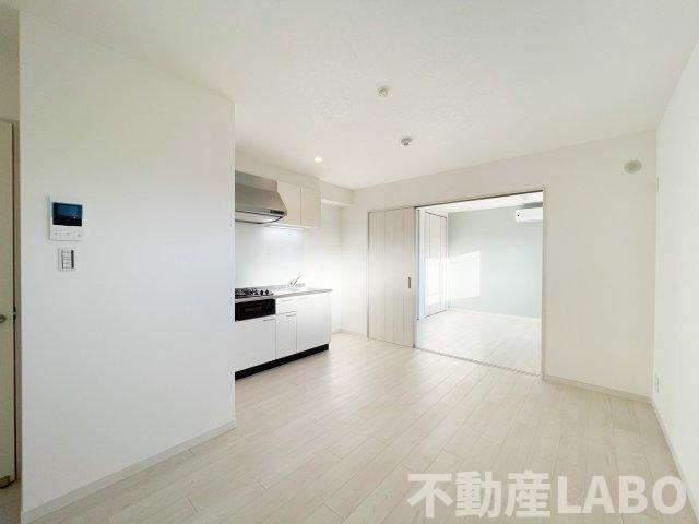 セレニティ加美南A棟の居間・リビング