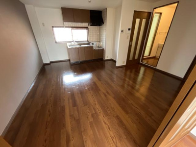 【居間・リビング】 | ユーハイム広徳 | ◆不動産すまラボの新プラン◆入居時の費用負担が0円で入居可能♪お気軽にお尋ねください♪