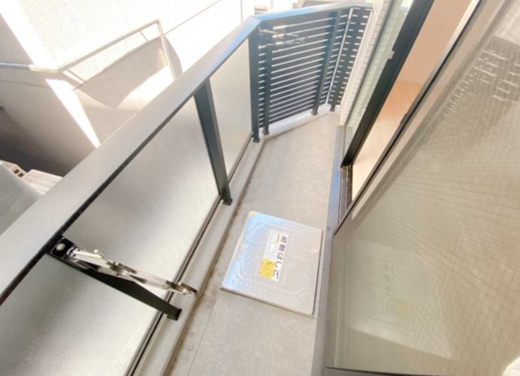 アーバンプレミア池尻大橋　ペット相談　駅近　礼金０のバルコニー