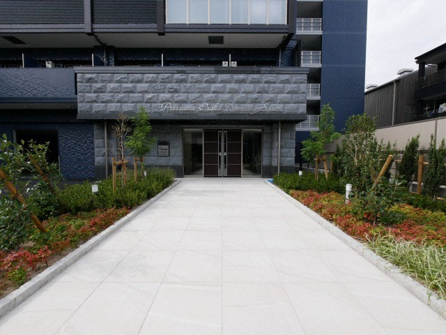 プレサンスOSAKA DOMECITYスクエアのエントランス