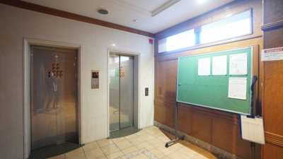 【エントランス】 | フローレンス井口台 | エレベーターが２基あり出勤、通学、帰宅時の渋滞が緩和されます。