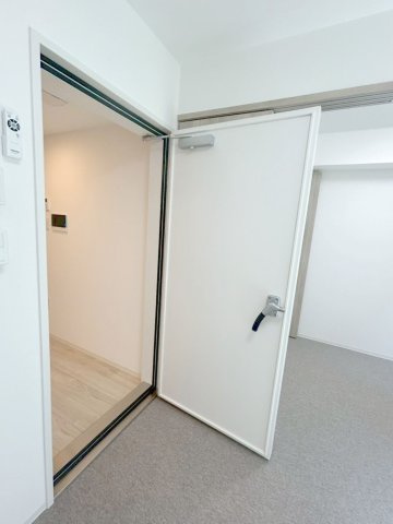 「防音マンション」クリオラモード新江古田サウンドテラスの設備|防音扉で遮音性能も◎です