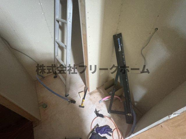 武蔵野市吉祥寺本町４丁目のアパートの独立洗面台