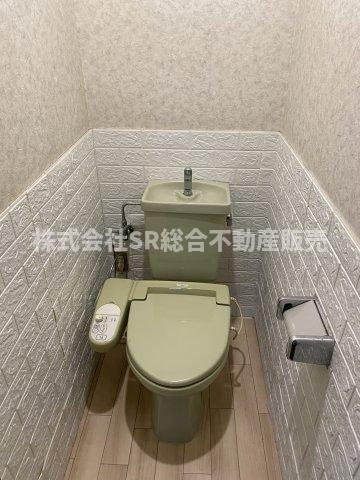 横小路町６丁目中古戸建のトイレ|温水洗浄便座♪これがあれは嬉しいですよね♪