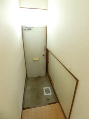 メゾネット可美の玄関