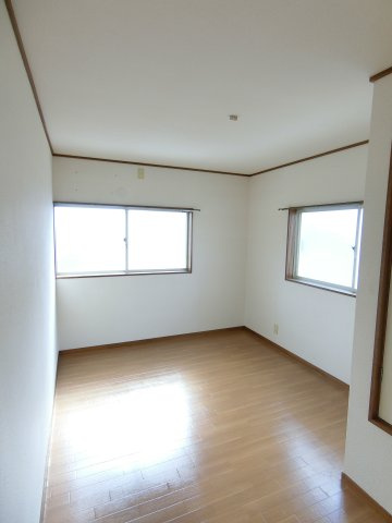 メゾネット可美の洋室