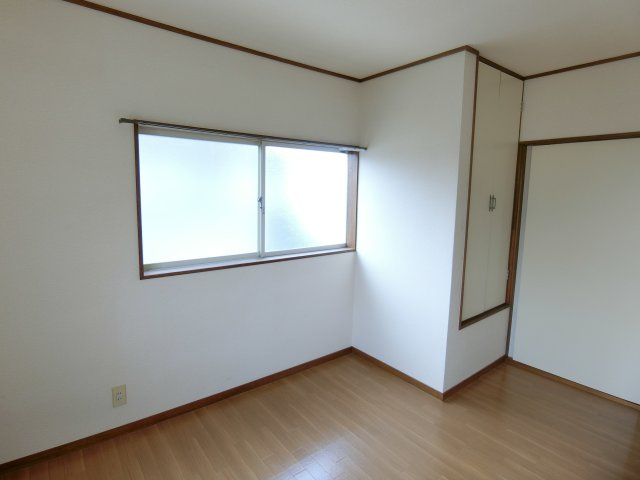 メゾネット可美の洋室