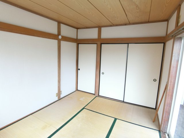 メゾネット可美の和室