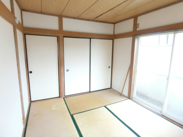 メゾネット可美の和室