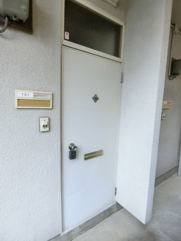 メゾネット可美の玄関