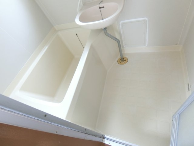 メゾネット可美の浴室