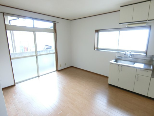 メゾネット可美の居間・リビング