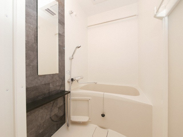 エスリード弁天町ポートヴィラの浴室