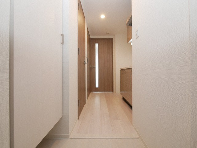 エスリード弁天町ポートヴィラの玄関