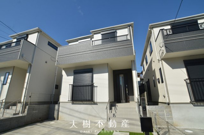 【前面道路含む現地写真】 | 海老名市杉久保北5丁目　新築戸建て　全3棟【仲介手数料無料】 | ※令和8年8月上旬に撮影