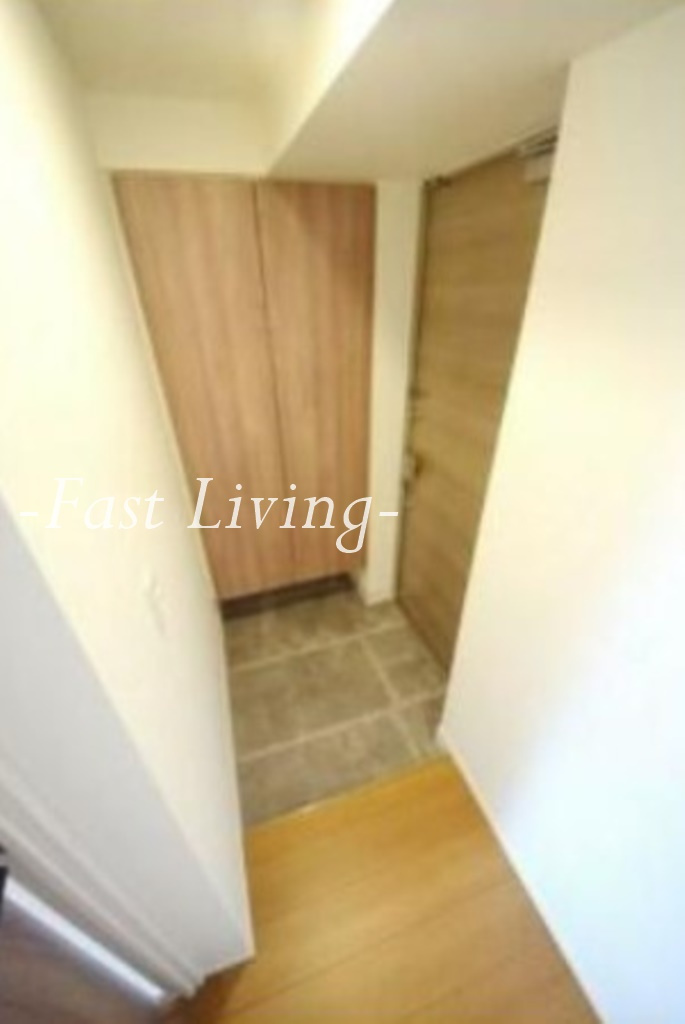 レーヴマニフィック本郷の玄関