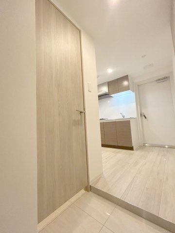 「防音マンション」クリオラモード新江古田サウンドテラスの玄関|明るい玄関です
