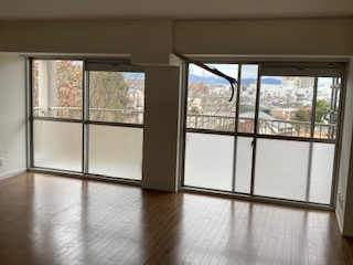 さんくれーる茨木 A棟の居間・リビング