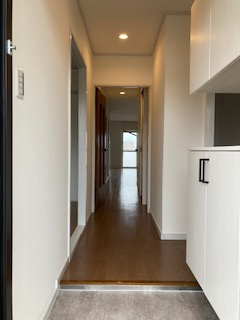 さんくれーる茨木 A棟の玄関