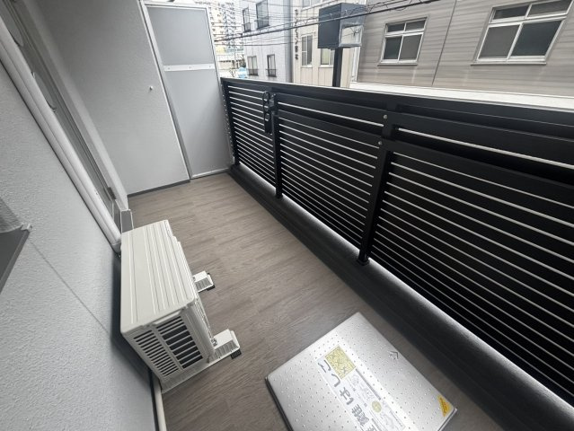 エステムコート新大阪X VIパルスのバルコニー