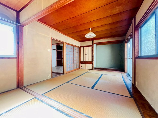 塩屋町戸建の内装