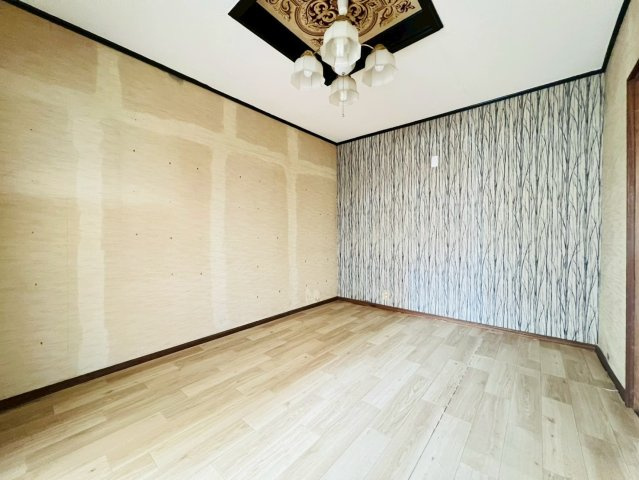 塩屋町戸建の居間・リビング