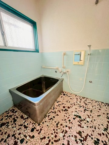 塩屋町戸建の浴室