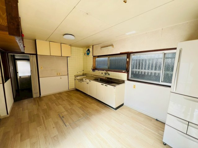 塩屋町戸建の居間・リビング