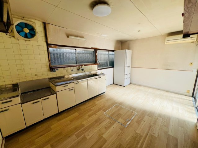 塩屋町戸建の内装