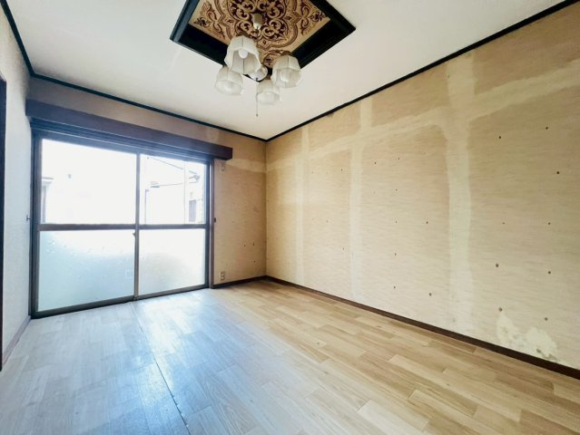 塩屋町戸建の居間・リビング