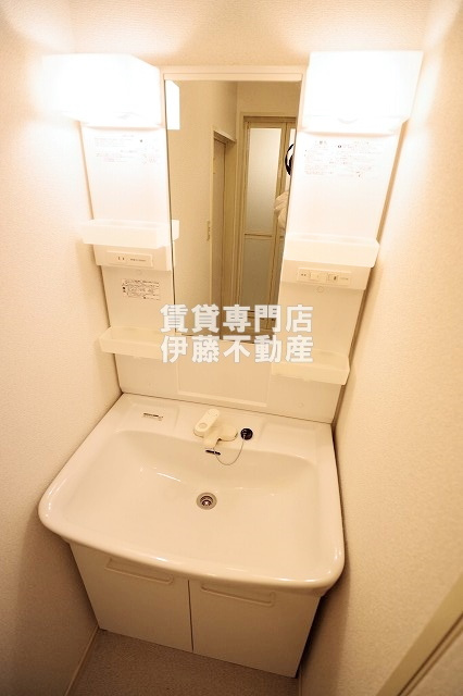 ホワイトハイツの独立洗面台