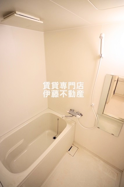ホワイトハイツの浴室