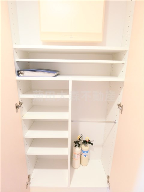 レジデンス新蒲田スクエアの収納|玄関収納①