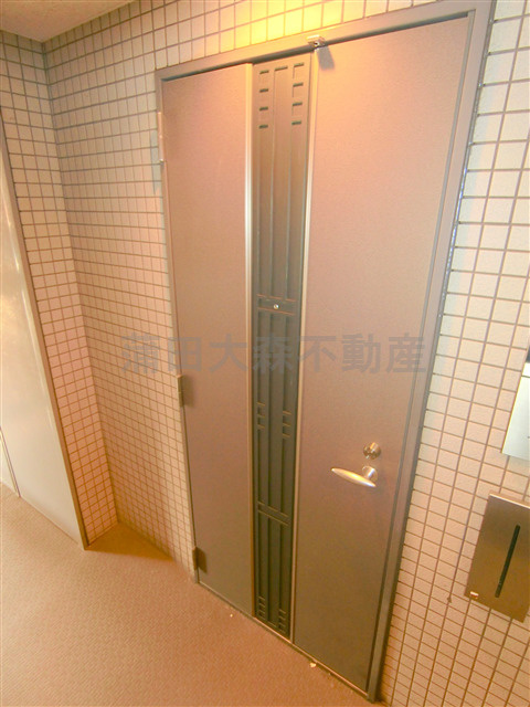 レジデンス新蒲田スクエアの玄関