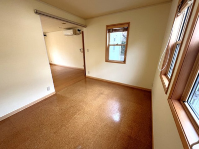 【洋室】 | 中古一戸建　高知市春野町南ヶ丘８丁目 | １階6.0帖