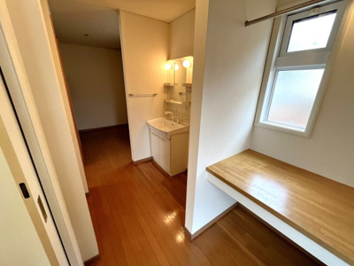 【その他】 | 中古一戸建　高知市春野町南ヶ丘８丁目 | １階洗面、納戸