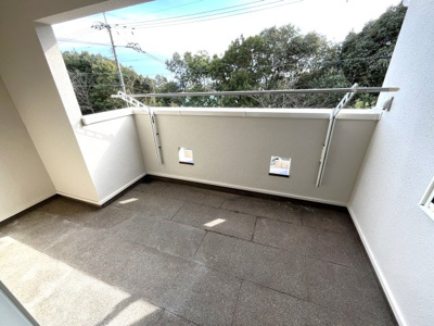 【バルコニー】 | 中古一戸建　高知市春野町南ヶ丘８丁目