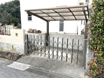 【その他】 | 中古一戸建　高知市春野町南ヶ丘８丁目 | 自転車置場