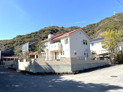 【前面道路含む現地写真】 | 中古一戸建　高知市春野町南ヶ丘８丁目