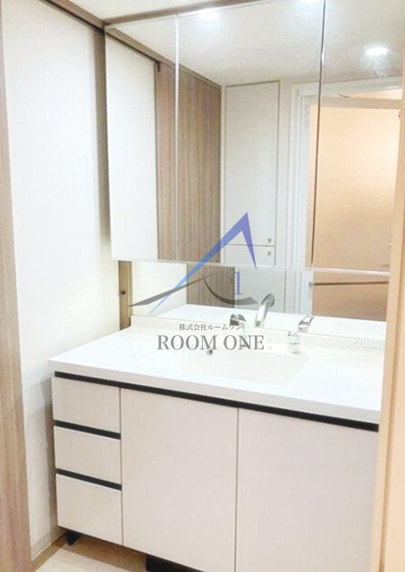 プラウド志村坂上ディアージュの洗面所|洗面台です。