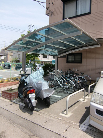 メゾンそれいゆのその他共用部分|屋根つき駐輪場