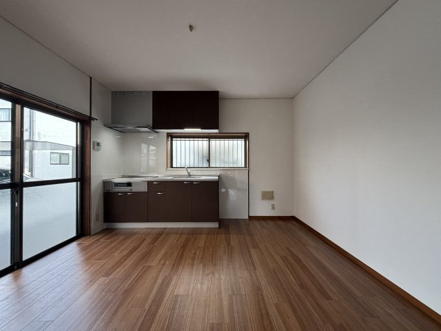 沖本貸家　Ａ棟の居間・リビング